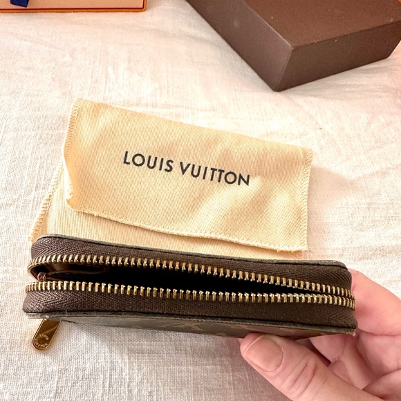 SOLD Louis Vuitton Small Zippy Monogram Wallet - Picture 10 of 10